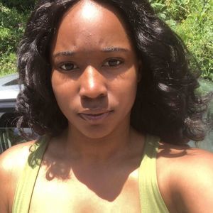 Meet your Posher, Kenisha